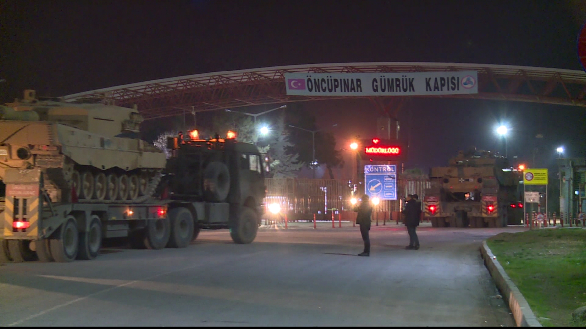 Tirkiyê karwaneka nû ya serbazî derbazî Sûriyê kir